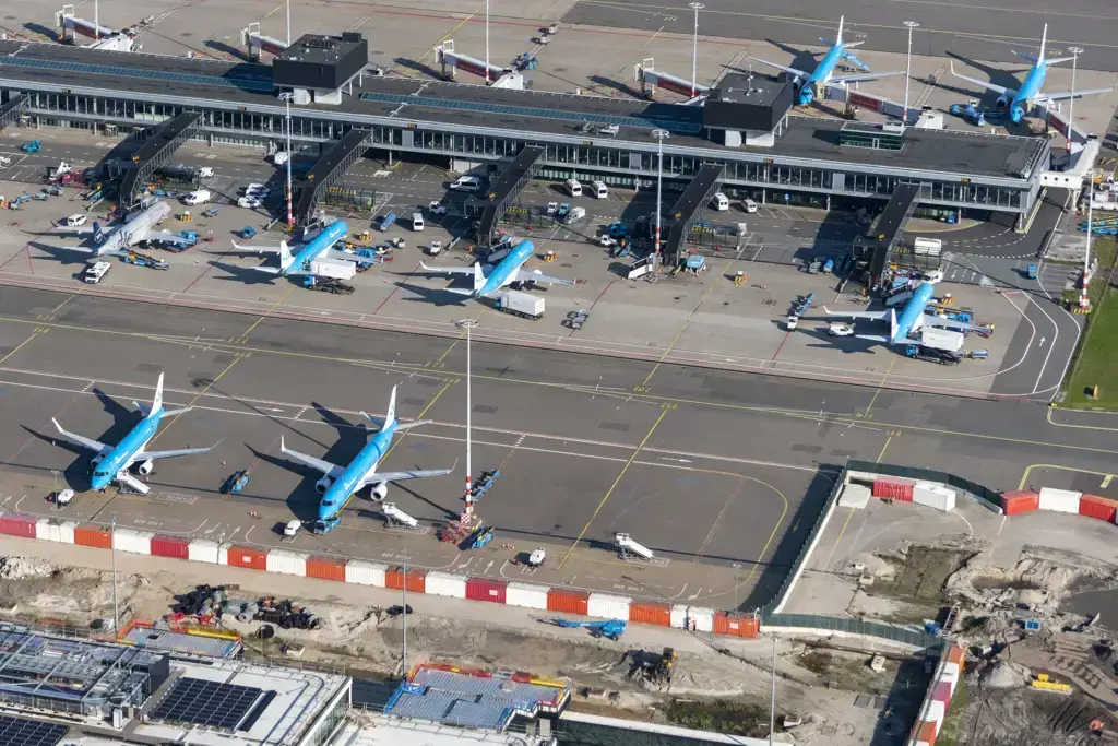 amsterdam airport travel restrictions