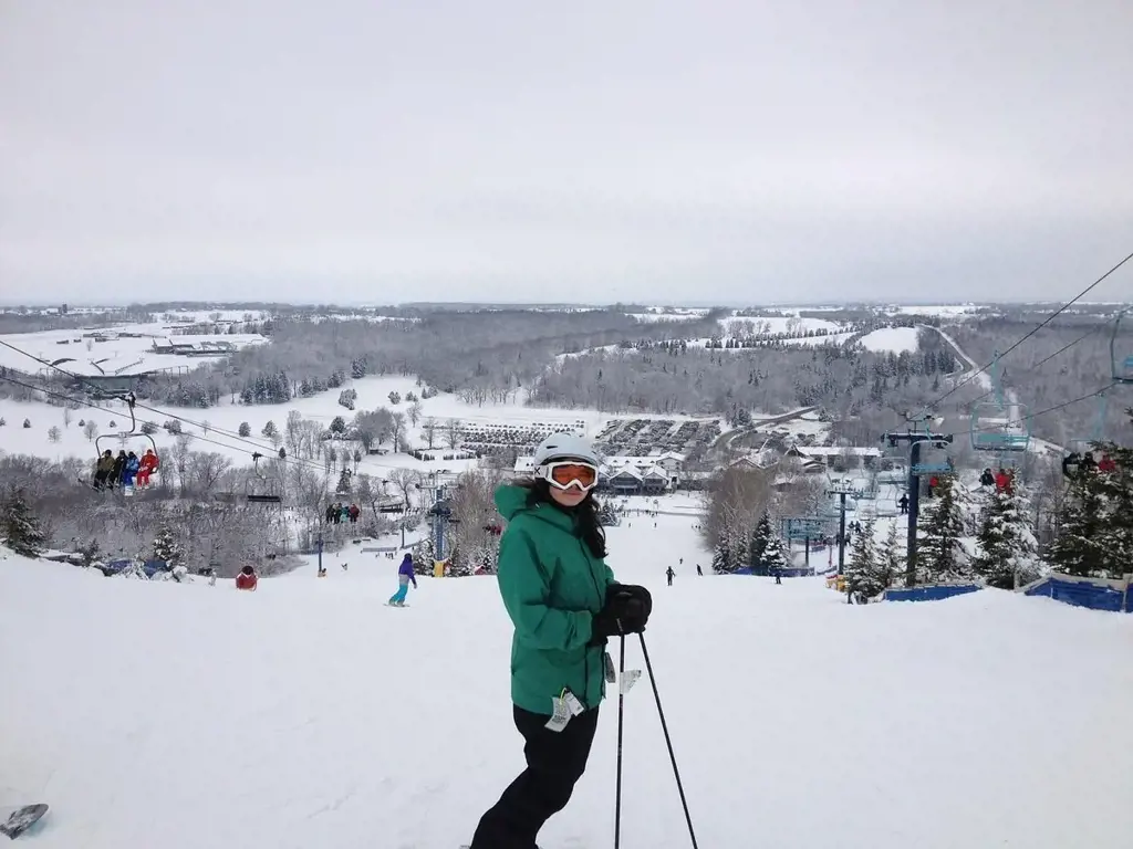 Skiing/snowboarding