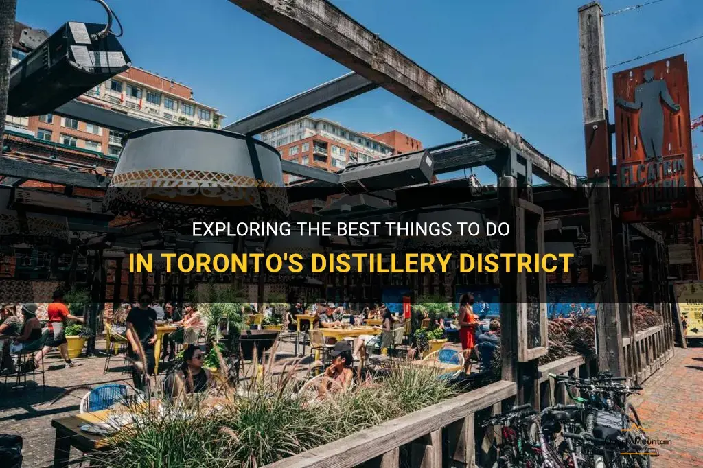 things to do in the distillery district toronto