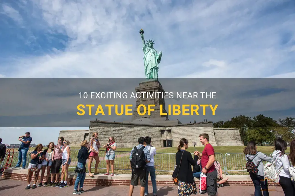 things to do near statue of liberty