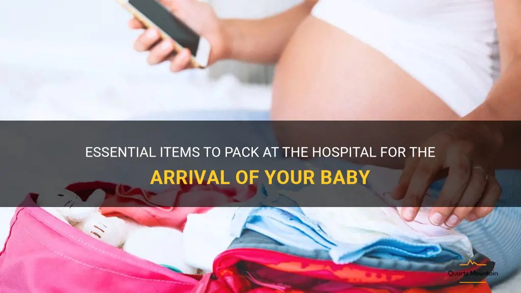 what to pack at the hospital when having a baby
