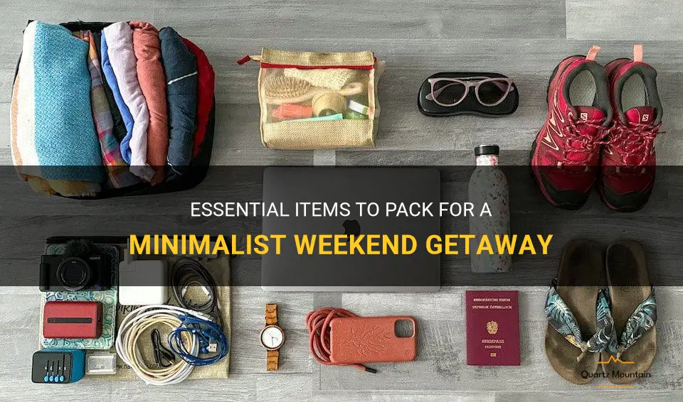 what to pack for a weekend trip minimalist