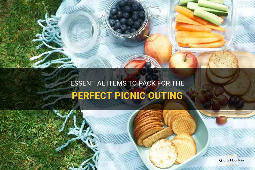 what to pack in a picnic