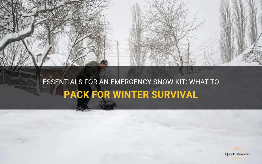 what to pack in an emergency snow kit
