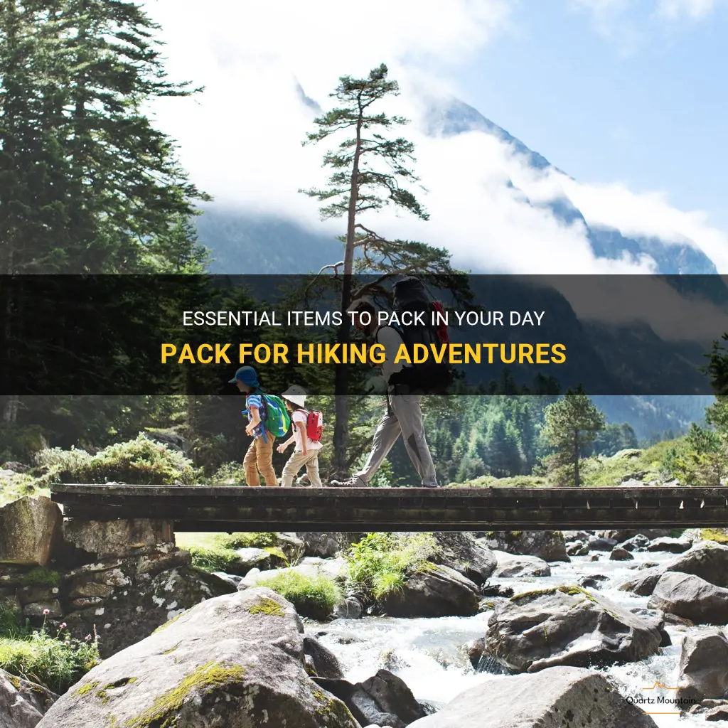 what to put in a day pack for hiking